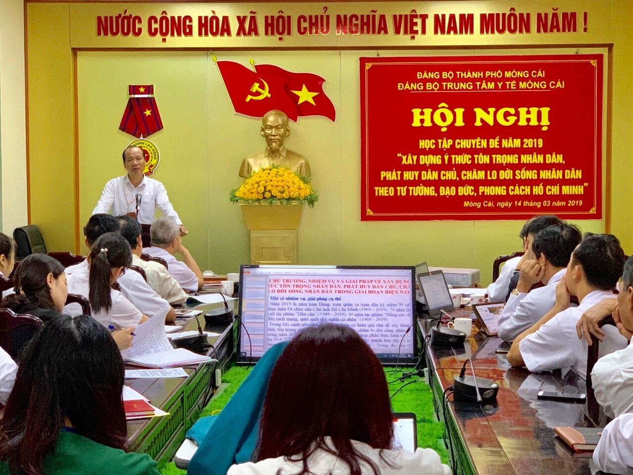 C:\Users\Hoang Gia\Desktop\HĐ ĐANG TRIỂN KHAI\ảnh HN học tập chuyên đề HCM 2019\a5c92c94215fc3019a4e.jpg